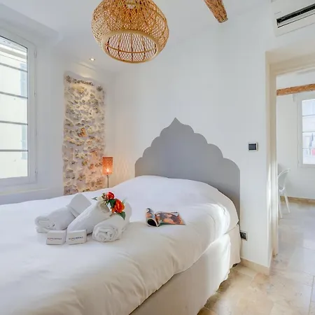 Ange 100m De La - Happy דירה